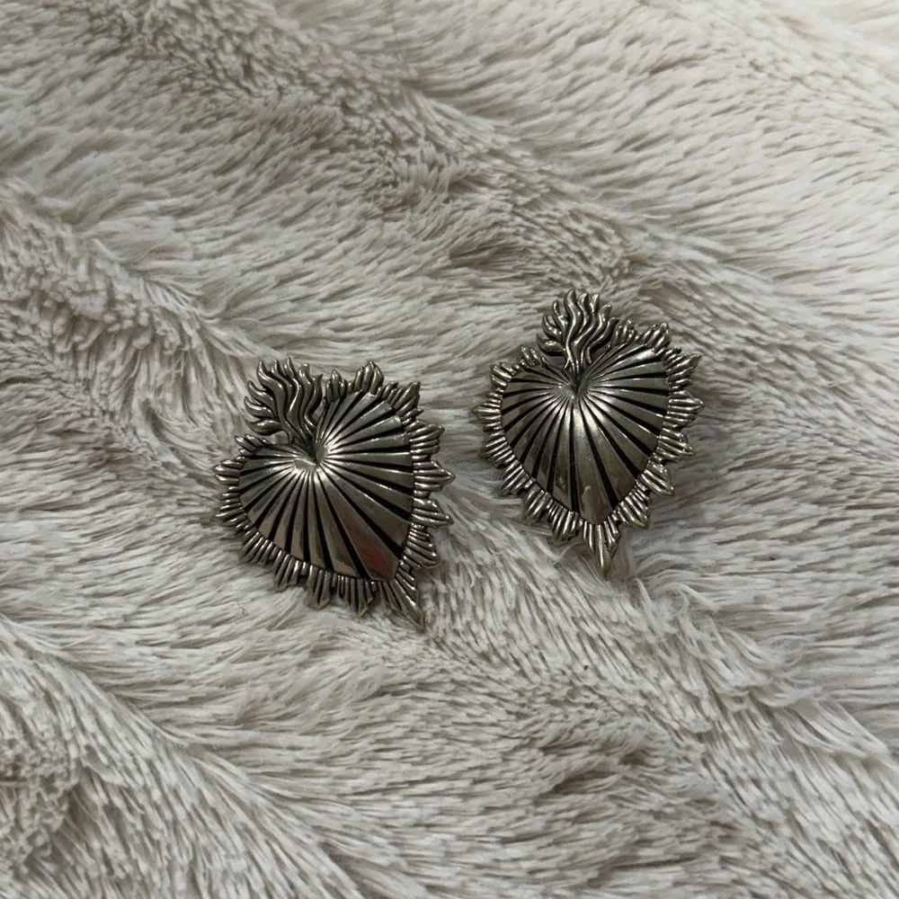 Ask and Embla Sacred Heart Hangers - Picture 2 of 3